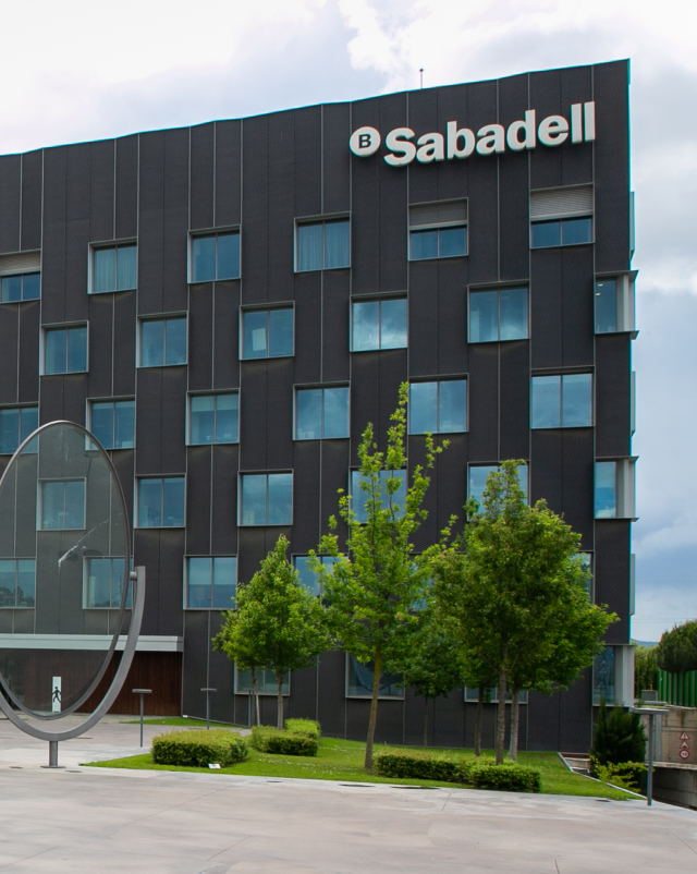 sabadell propone elevar la remuneración al accionista