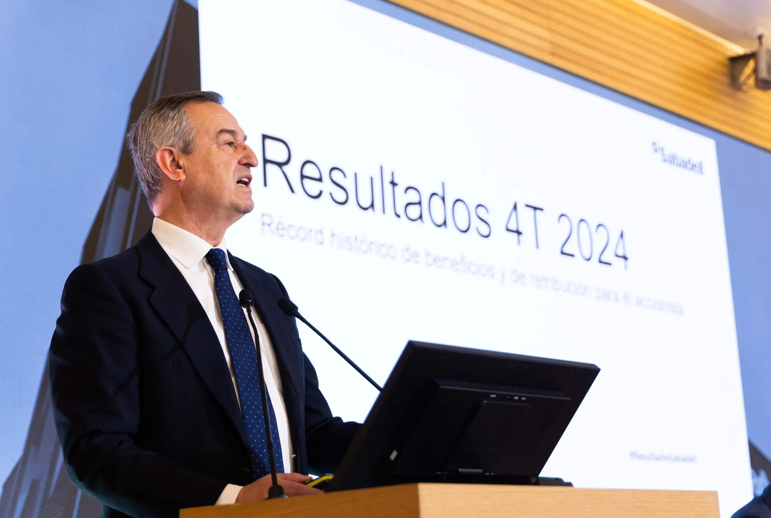 González-Bueno en la presentación de resultados del 4T 2024