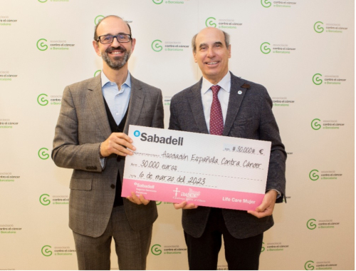 Imatge de l'ajuda de Sabadell Protecció a l'Associació Espanyola Contra el Càncer